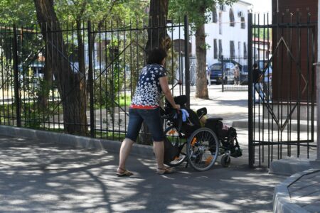 Алматы 2030 жылға дейін ерекше қажеттіліктері бар адамдар үшін 3,1 мың әлеуметтік нысанды бейімдейді