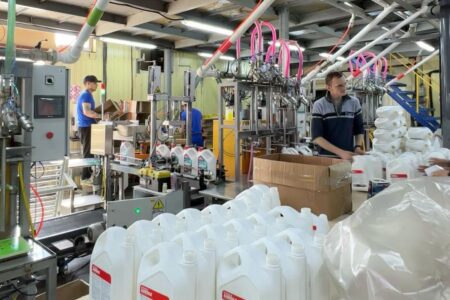 Алматы облысында студенттер химиялық өнім шығаратын кәсіпорынға экскурсия жасады