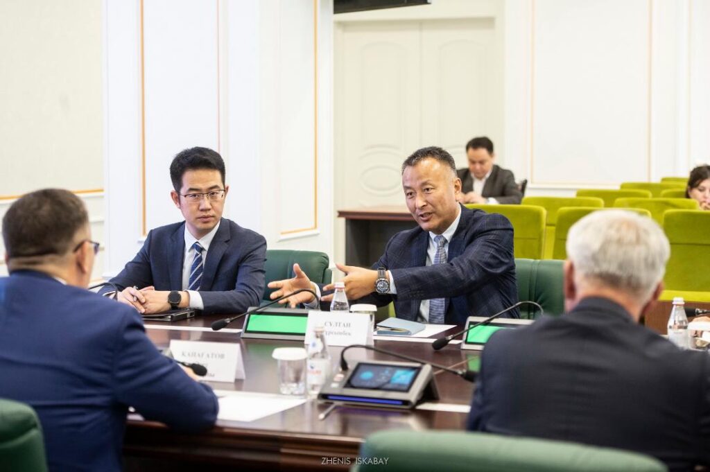 Қытайлық инвесторлар Жетісуда мал азығын шығаратын кәсіпорын салуды ұсынды