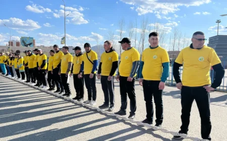 Оралда 200 адам бір мезетте арқан тартып, жаңа рекорд тіркелді
