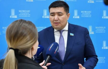 Депутат Елнұр Бейсенбаев Магнумның төңірегінде орын алған мәселеге қатысты пікір білдірді