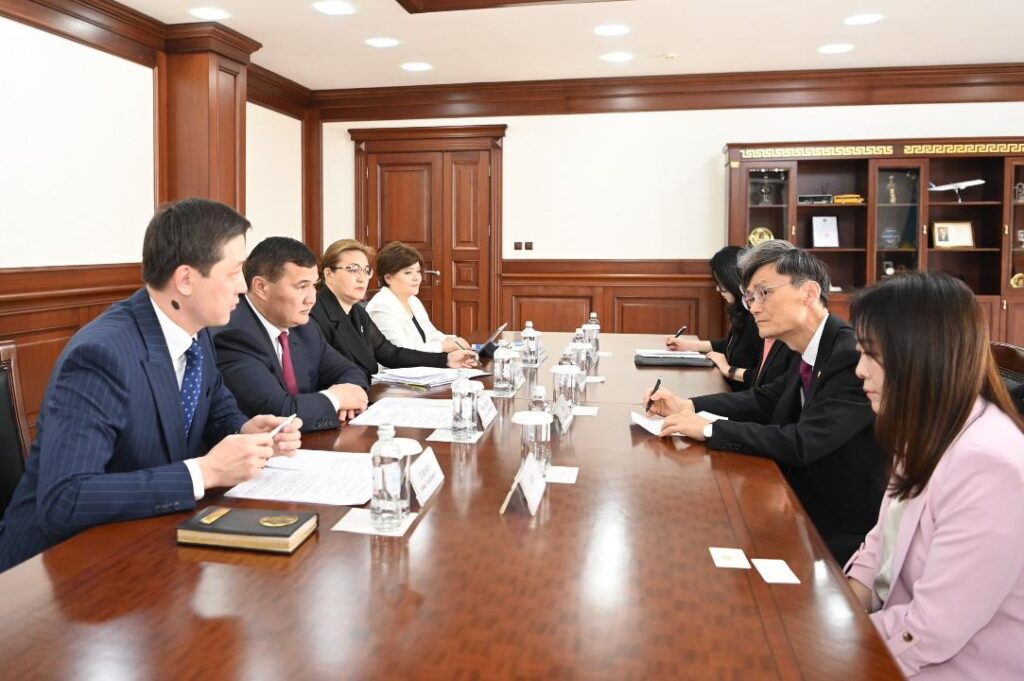 Нұрлыбек Нәлібаев Сеул ұлттық ғылым және технология университетінің президентімен кездесті