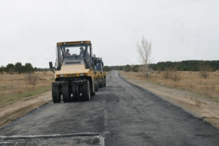 Бесқарағай ауданында облыстық маңызы бар жолдар жөнделіп жатыр