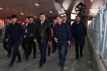 Нұрымбет Сақтағанов Ұлан ауданындағы сүт фермасы мен жылыжай кешенінің жұмысымен танысты