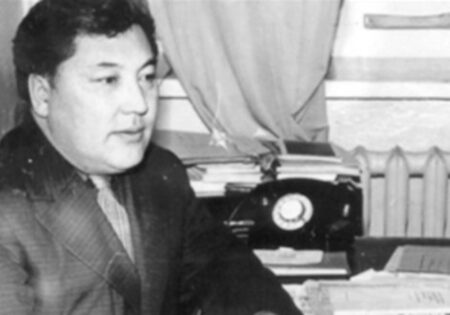 Жұмабек Тәшенов: Өзің үшін кумирді қалай жасауға болады?