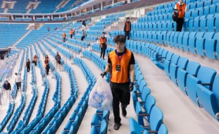 Астанада титулдық жекпе-жектен кейін жанкүйерлер трибунаны тазартты