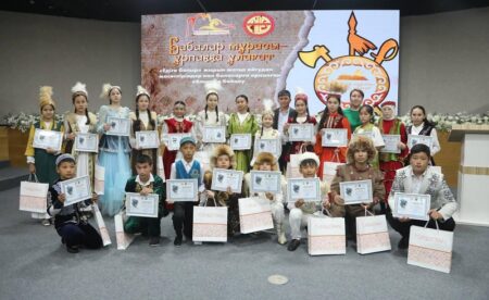 Түркістанда жасөспірімдер арасында бабалар мұрасы ұлықтаған байқау өтті