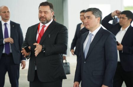 Олжас Бектенов Алматыда электронды сауданың өрісін кеңейткен Kaspi.kz платформасының жұмысымен танысты