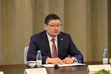 Абай облысының әкімі қытайлық инвесторлармен кездесті