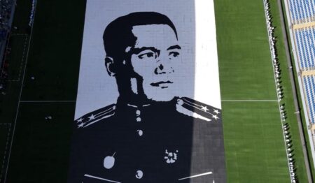 Жеңіс күніне орай Бауыржан Момышұлының рекордтық портреті жасалды