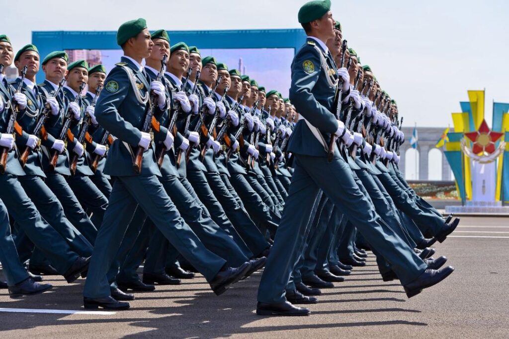 Астанадағы әскери шеру: қозғалыс шектеулері мен тікелей эфир алаңдары белгілі болды