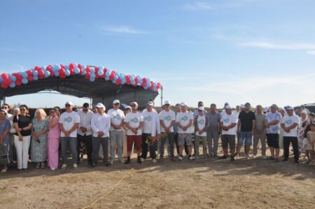 Түркістан: Шардаралық түлектер 20 жылдық мерейтойын сауапты іспен атап өтті