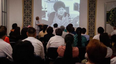 «Аңызға айналған ұстаз»: ШҚО-да Қанипа Бітібаеваның 80 жылдығына арналған еске алу кеші өтті