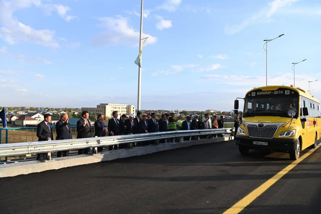 Арал ауданында теміржол арқылы өтетін аспалы көпір ашылды