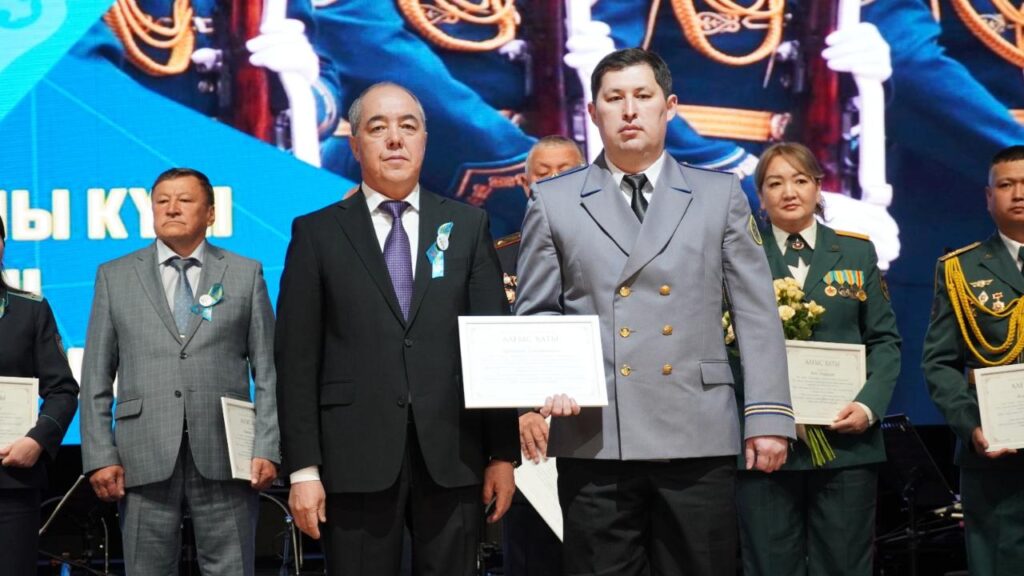 Нариман Төреғалиев БҚО тұрғындарын Отан қорғаушылар күнімен құттықтады