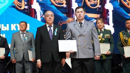 Нариман Төреғалиев БҚО тұрғындарын Отан қорғаушылар күнімен құттықтады