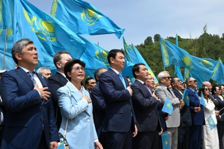 Алматыда мемлекеттік Туды көтеру рәсімі өтті