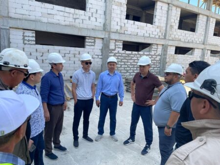 Оралда үш ауысымды оқуды азайтуға арналған жаңа мектеп салынады