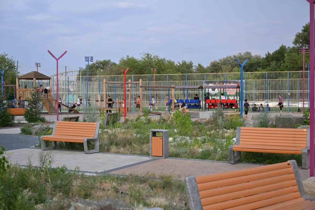 Берік Уәли Семейдегі халық ең көп келетін екі демалыс орнындағы көгалдандыру жұмыстарын сынға алды