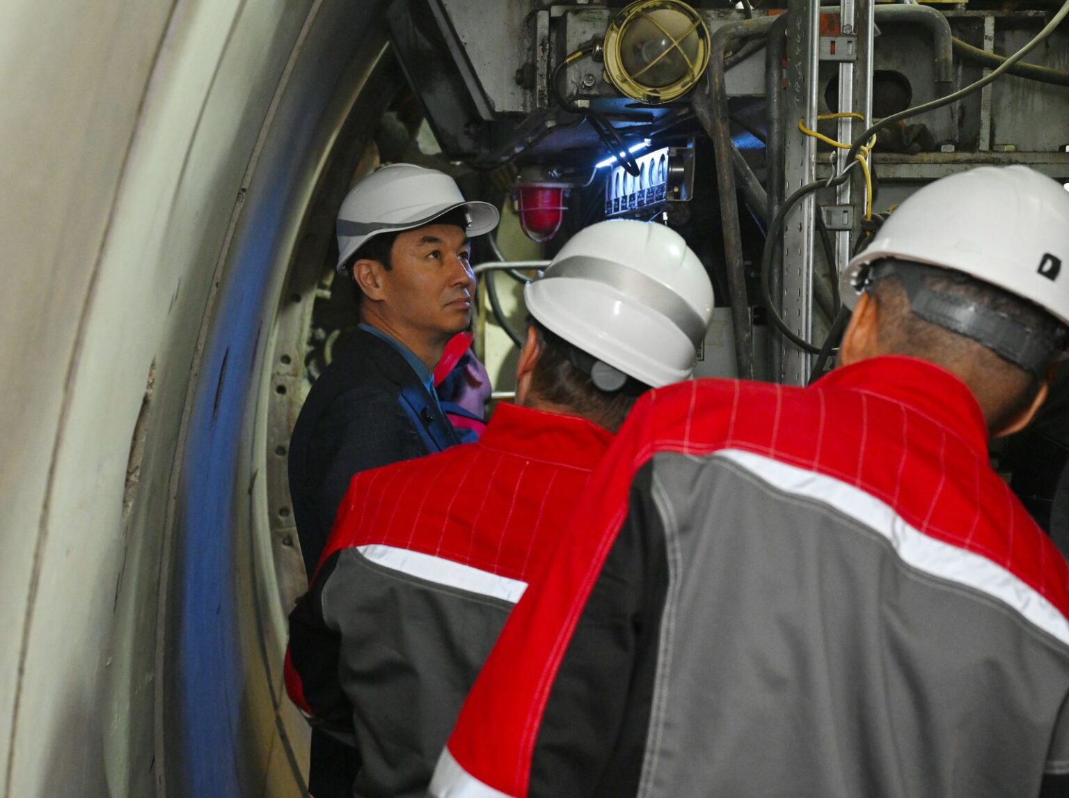 Үш жыл күтпей, барлық желі бойынша жұмыс қатар жүруі тиіс — Дархан Сатыбалды метро құрылысы жайлы