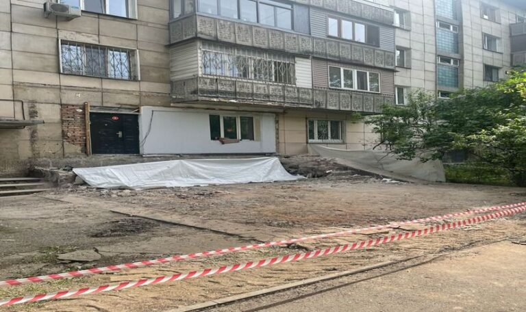 Алматыда заңсыз салынған кезекті нысан сүрілді