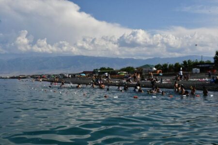 Алакөлдегі жаңа туристік маусым: қонақтар үшін 10 маңызды өзгеріс