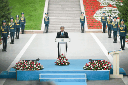 Қасым-Жомарт Тоқаев Мемлекеттік ту көтеру рәсіміне қатысты