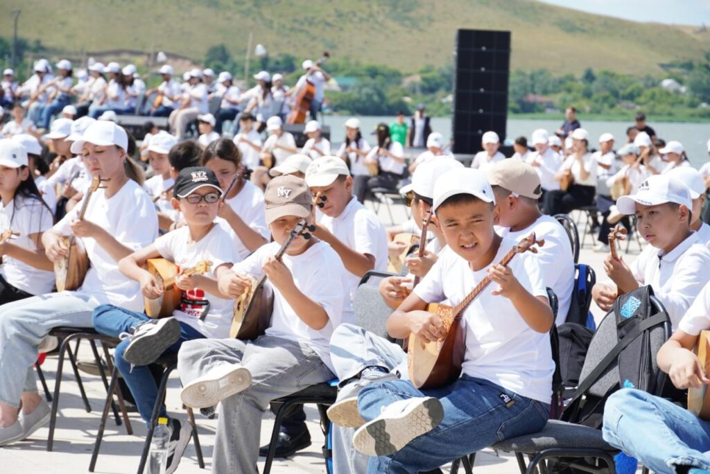 Қопа көлі жағасы тағы бір домбыраның сазына шалқыды