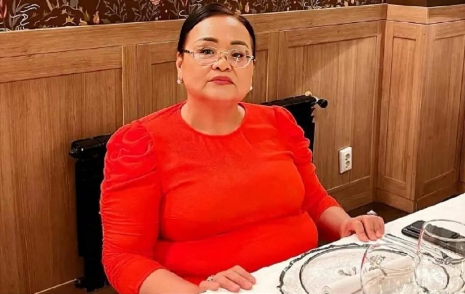 Соттағы тосын мәлімдеме: Блогер Перизат Қайраттың шешесіне кеңшілік жасауды сұрады