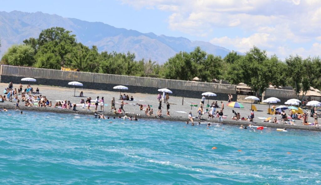 Алакөлге жету жеңілдейді: облыс әкімдігі жаңа маршрутты іске қосады