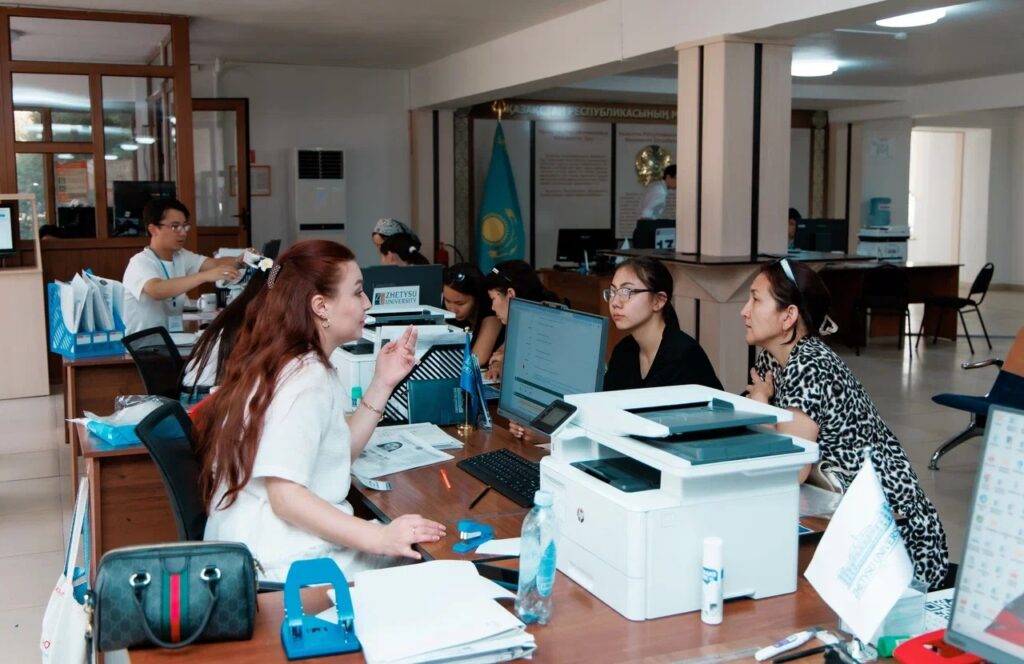 Жетісу университетінде Қабылдау комиссиясының жұмысы қарқынды жүргізілуде