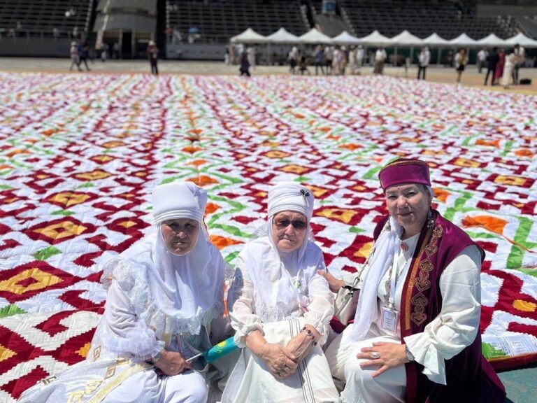 Түркістан шеберлері Алматыда өткен рекордтық көрмеге қатысты