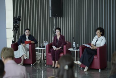 Астанада жасөспірімдерге ЛГБТ насихатының ықпалы талқыланды