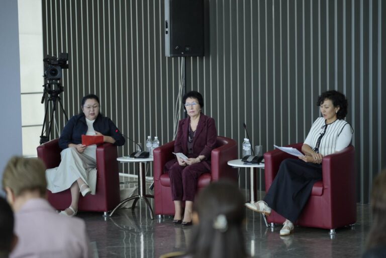 Астанада жасөспірімдерге ЛГБТ насихатының ықпалы талқыланды