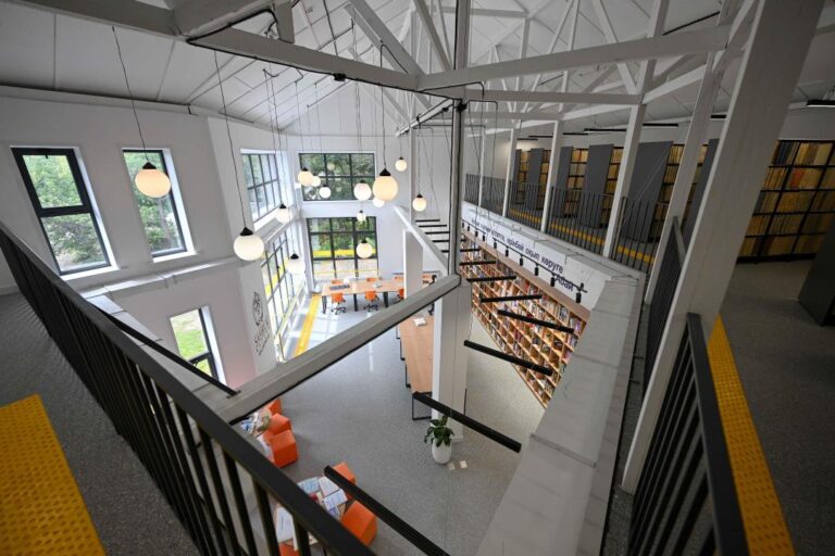 Семейде көру қабілеті шектеулі жандарға арналған кітапхана ашылды