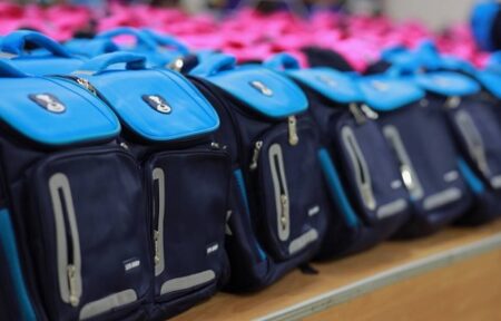 Ұлытау облысында әлеуметтік осал топтағы 3000-нан астам оқушыға қаржылай көмек беріледі