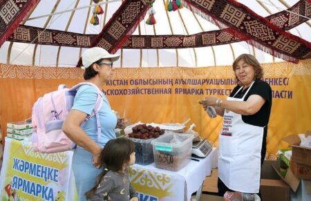 Алматыда Түркістан өнімдерінің жәрмеңкесі өтіп жатыр