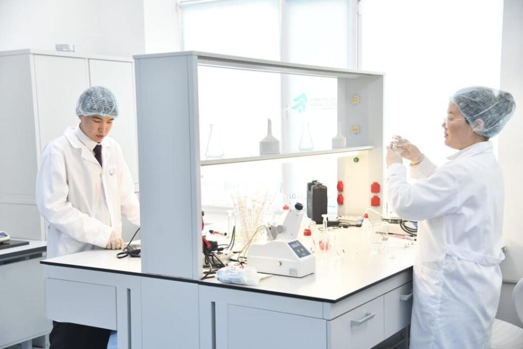 «Жұмысшы мамандықтар жылы»: Атырауда заманауи оқу кабинеті ашылды