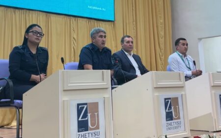 Жетісу университетінде алаяқтықтан қорғанудың тиімді әдістері талқыланды