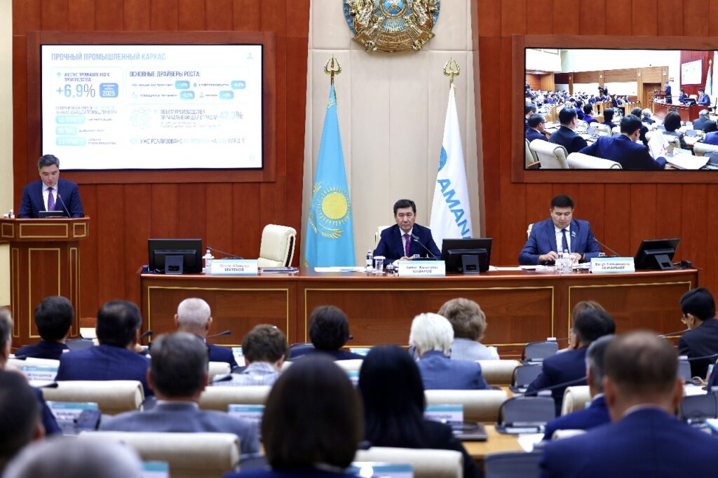 Үкіметтің есебі мен елдің сенімі: Amanat партиясы Жолдау қарсаңында не талқылады?