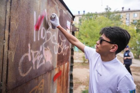 12 мың наркограффитидің көзін жойған қозғалыс: «Жастар Рухы» есірткіге тосқауыл қоюда