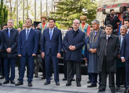 Маңғыстаудан ТҮРКСОЙ-ға ерекше сый: Анкара төрінде қазақтың ағаш үйі тігілді