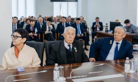 Атырау ардагерлері Президент Жолдауындағы цифрлық өзгерістерді қолдады