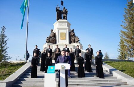 ШҚО-да Мемлекеттік ту көтеру рәсімі өтті