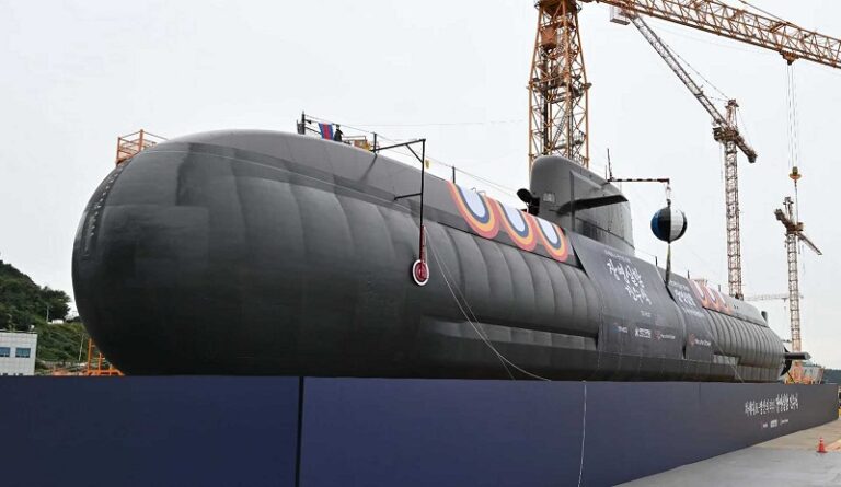 Оңтүстік Корея Jang Yeong-sil сүңгіуір кемесін суға түсіріп, Корей түбегіндегі әскери қуатын еселеді