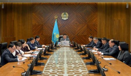 Абай облысында әкімнің төрағалығымен өткен жиында ауыз су мәселесі ашық талқыланды