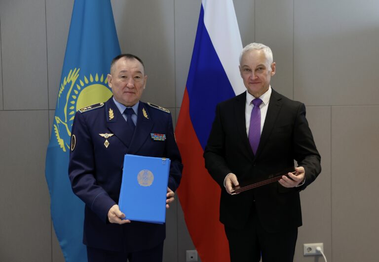 Алматыдағы әскери әңгіме: Қосанов пен Белоусовтың «бейбіт» жоспары