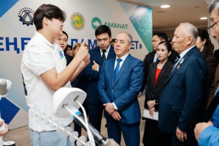 «Еңбек. Адам. Құрмет»: БҚО-да еңбек адамының мәртебесін көтеруге арналған фестиваль ұйымдастырылды БҚО