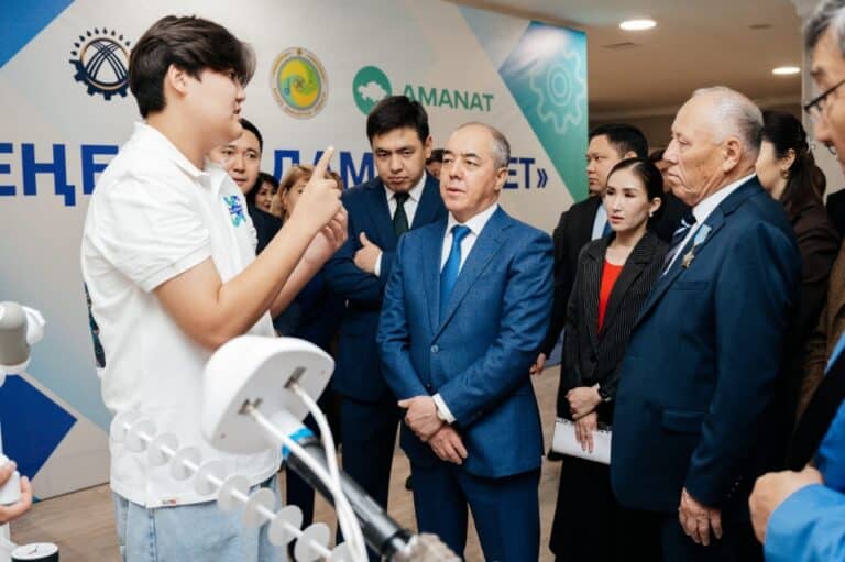 «Еңбек. Адам. Құрмет»: БҚО-да еңбек адамының мәртебесін көтеруге арналған фестиваль ұйымдастырылды