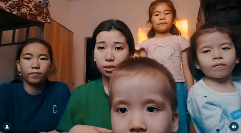 Туыстар тепкісіндегі тағдыр. Бір үйдің бес баласы баспанадан айырылып, анасынан ажырады